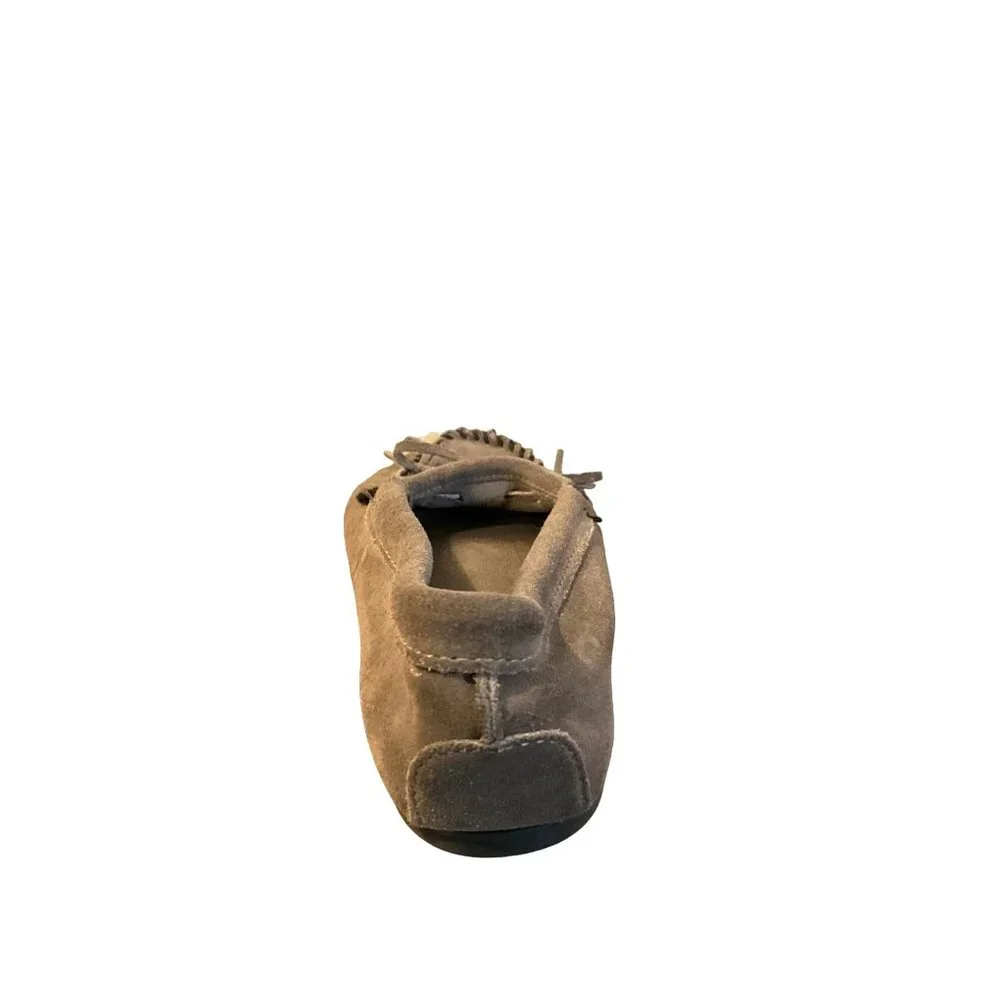 Women’s Minnetonka Size 8 Taupe/Gray/Putty‎ slip on Moccasin